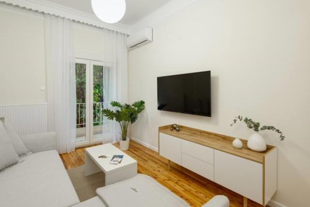 Aristotelous 3bdrm Family Appartement *
